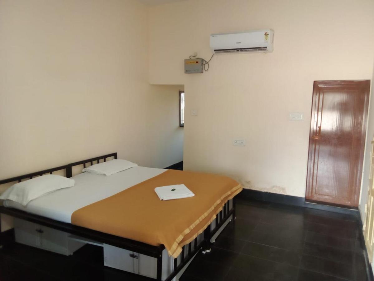 Heritage Bagala Dharmasala Hotel Puri Kültér fotó